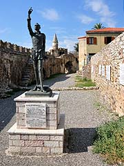 Nafpaktos, socha Miguela de Cervantes