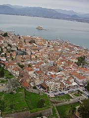 Nafplio, pohled na město z&nbsp;pevnosti Palamidi