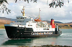 Dopravu na skotské ostrovy zajišťuje např. Caledonian MacBrayne