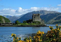 Eilean Donan Castle na jezeře Loch Duich