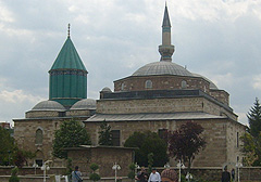 Perla seldžucké architektury, mauzoleum Mevlana v Konyi
