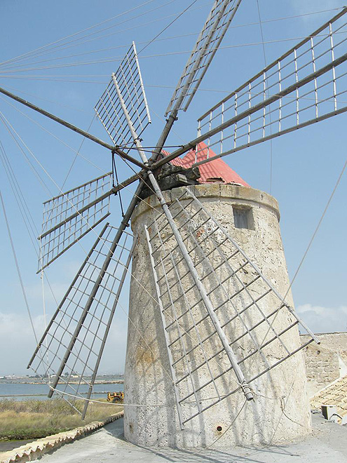Saliny Nubia - větrný mlýn