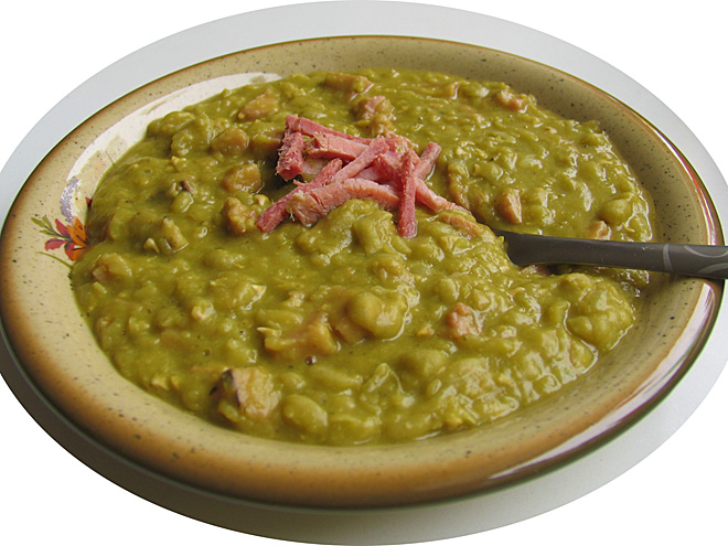 Hernekeitto – sytá hrachová polévka se běžně konzumuje ve čtvrtek