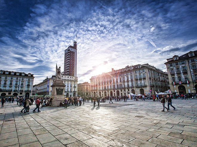 Piazza Castello na náměstí v Turíně