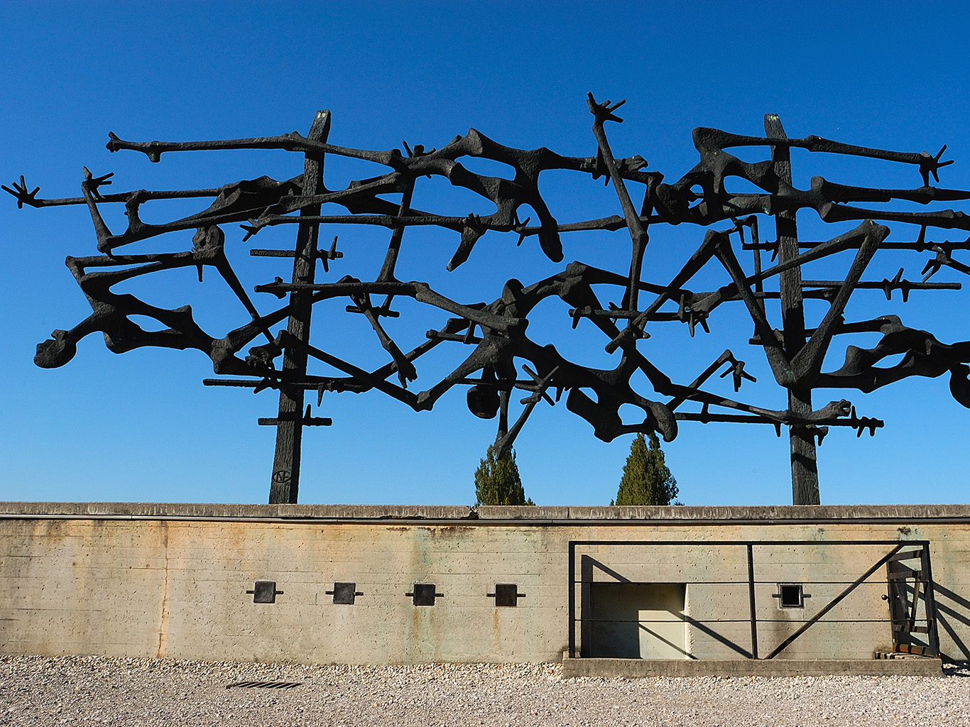 Památník v koncentračním táboře Dachau jugoslávského sochaře Nandora Glida