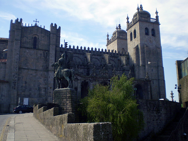 Portská katedrála zažila i tak významné události jako byly křtiny Jindřicha Mořeplavce