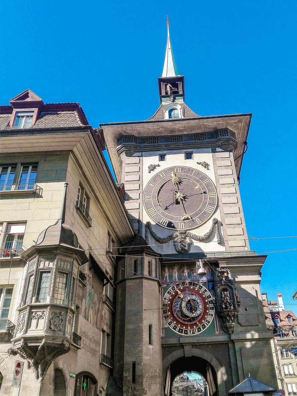 Astronomické hodiny Zytglogge v Bernu pochází z roku 1530