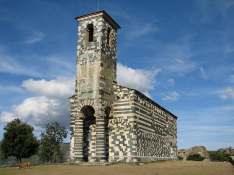 Románský kostelík San Michele de Murato