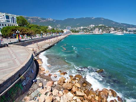 Pobřeží kolem riviéry Jalta