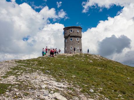 Kamenná věž na Titově vrchu, nejvyšší hoře Šar Planiny