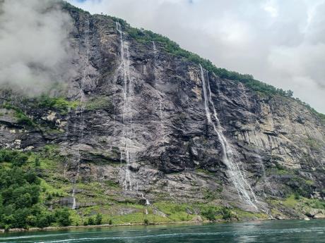 Sedm sester, vodopády nad fjordem Geiranger