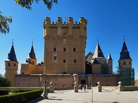 Vzhled Alcázaru v Segovii připomíná jeden ze zámků Disneylandu