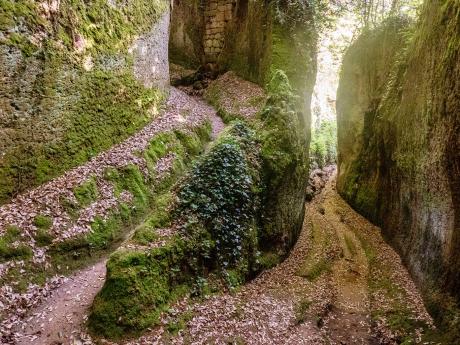 Záhadné cesty Vie Cave vyhloubili Etruskové již během doby bronzové