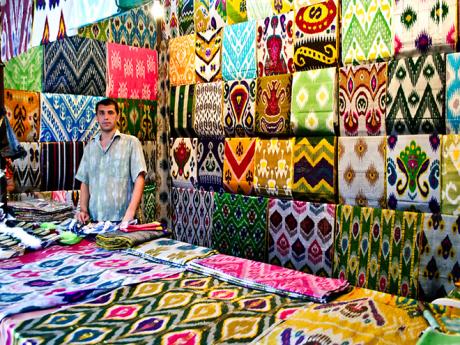 Město Margilan je považované za centrum produkce hedvábí v Uzbekistánu
