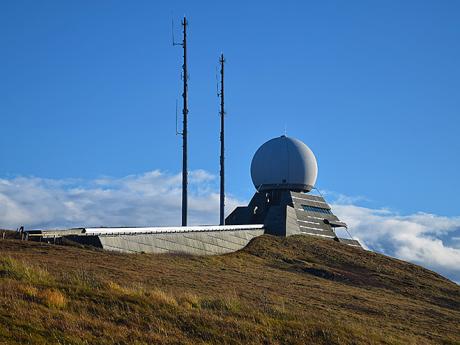 Meteorologická stanice na nejvyšším vrcholu Grand Ballon v pohoří Vogézy