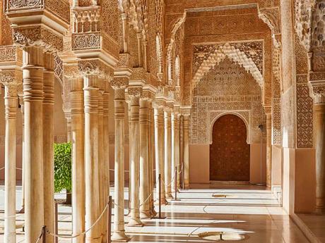 Nádherná výzdoba v Alhambře dokládá bohatství Granady v 15. století