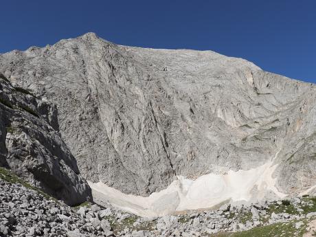 Strmé svahy vrcholu Kutelo v NP Pirin