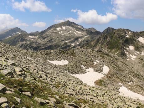 Pirin je druhé nejvyšší horské pásmo v Bulharsku hned po pohoří Rila