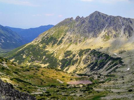 Cestou na nejvyšší vrchol Bulharska se otevírají krásné výhledy 