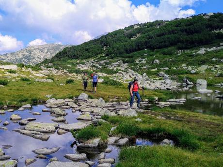 Zdolávání pestrého terénu v národním parku Pirin