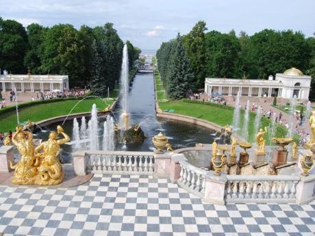 Zahrady paláce Petrodvorec