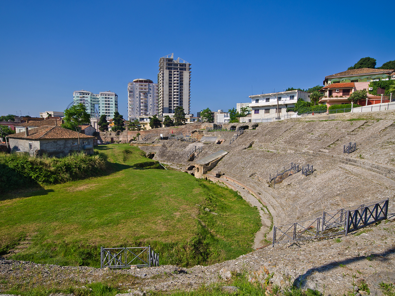 Největší římský amfiteátr Balkánu se nalézá ve městě Drač