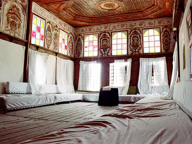 Horní místnost v Zekate house ve městě Gjirokastra