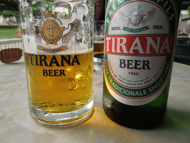 Albánské pivo Tirana