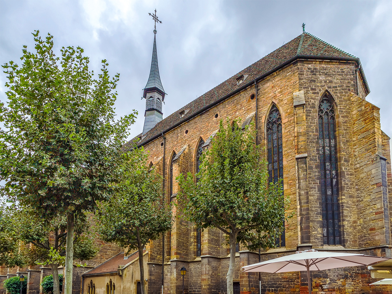 Dominikánský kostel v Colmaru ukrývá proslulý oltář