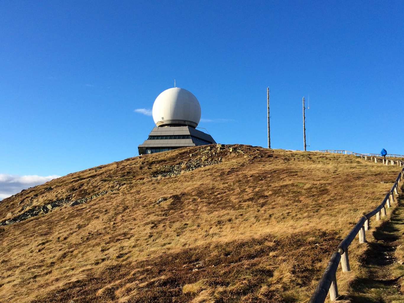 Nejvyšší vrchol Grand Ballon s meteorologickou stanicí