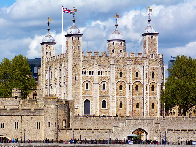 Londýnský Tower sloužil jako pevnost, palác, místo poprav a vězení