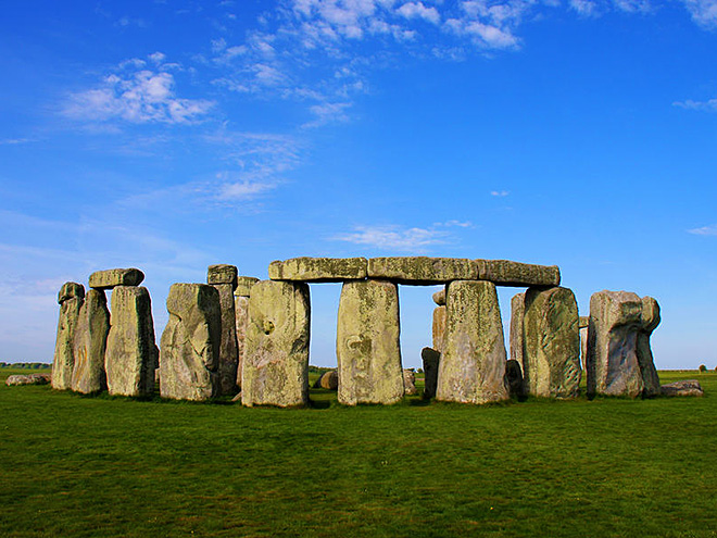 Čelní pohled na Stonehenge