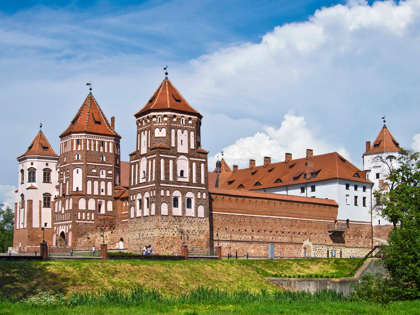 Mir je nejznámější a nejlépe dochovaný hrad v Bělorusku