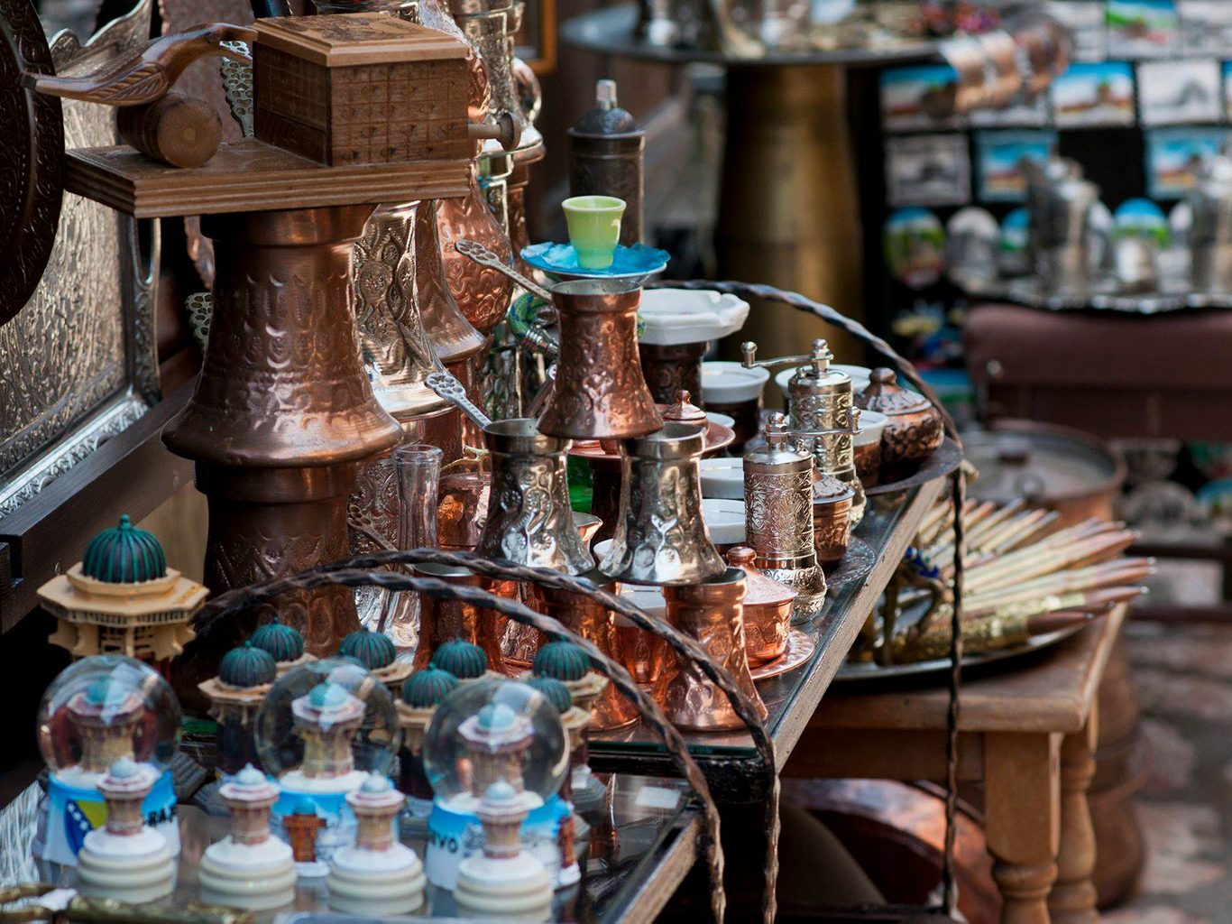 Na sarajevském bazaru seženete také tradiční džezvy pro přípravu kávy