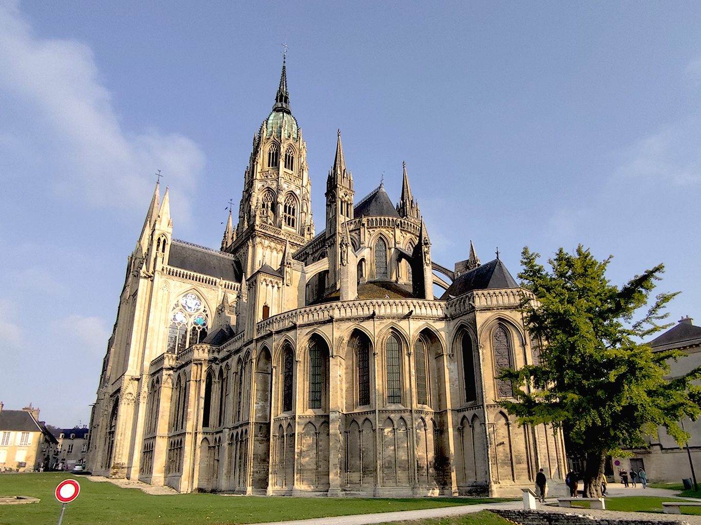 Katedrála Notre Dame v normandském městě Bayeux