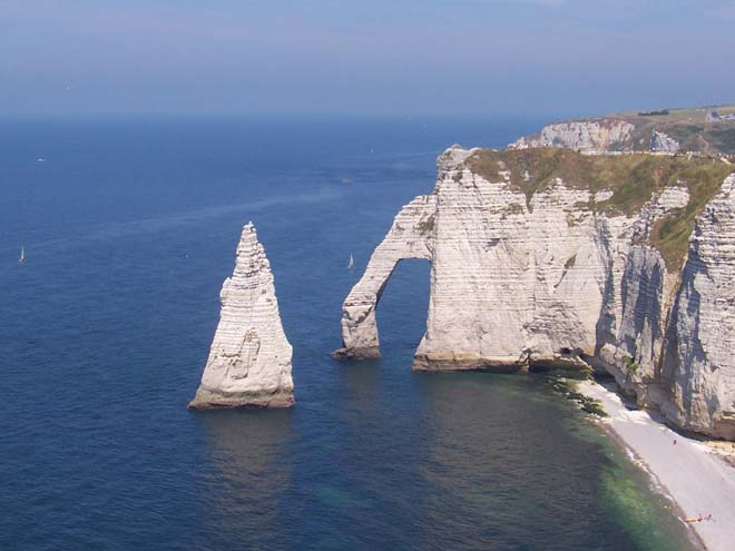 Křídové útesy v Étretat