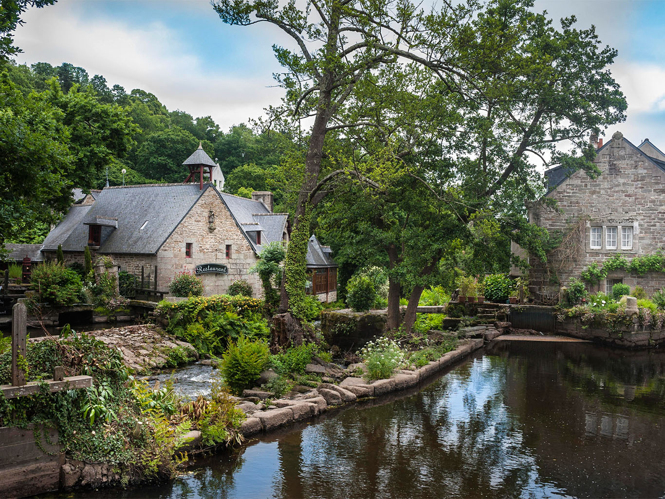 Městečko Pont-Aven skrývá řadu historických vodních mlýnů