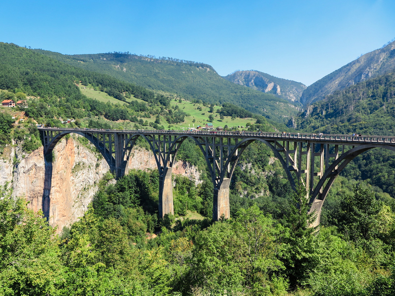 Most Đurđevića nad kaňonem řeky Tara