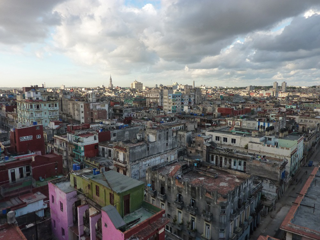 Výhled na Havanu ze střechy hotelu