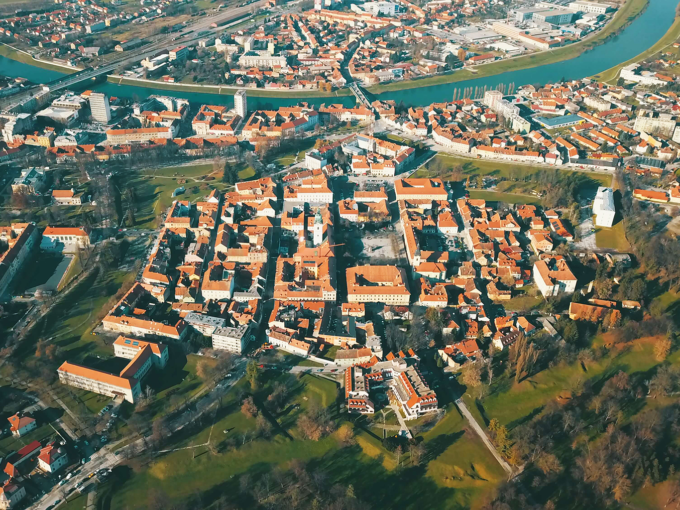 Historické jádro města Karlovac lemuje opevnění ve tvaru hvězdy