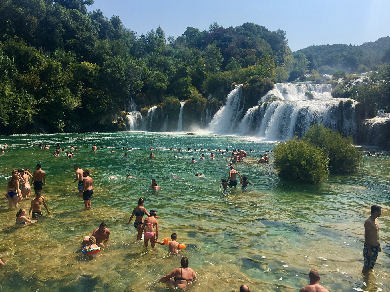 Koupání ve slavném národním parku Krka je dnes už zakázané