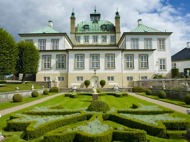 Letní rezidence dánské královské rodiny ve Fredensborgu