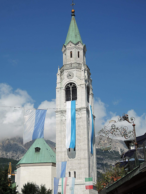 Basilica dei Santi Filippo e Giacomo v Cortina d'Ampezzo
