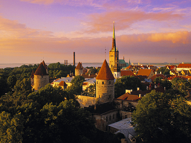 V hradním komplexu Toompea dnes sídlí estonský parlament a vláda