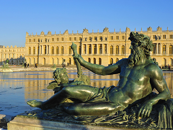 Fontána před zámkem Versailles