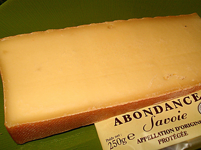 Abondance - polotvrdý aromatický sýr z Horního Savojska
