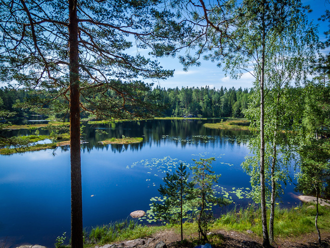 Jedno z mnoha jezer na Finské jezerní plošině