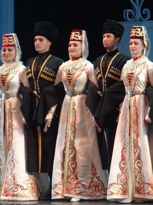 Ukázka tradičního oblečení Osetínců
