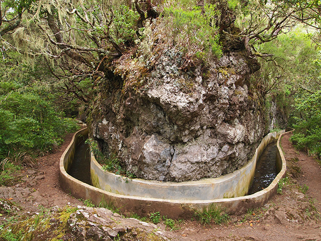 Levady jsou zavlažovací kanálky, kterými je protkaná celá Madeira