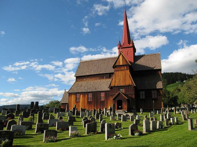 Roubený sloupový kostelík Ringebu Stavkirke